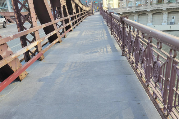 Fiberglass floor plates at the Franklin-Orleans Street Bridge - provided by Direct Metals®, a fiberglass grating supplier.